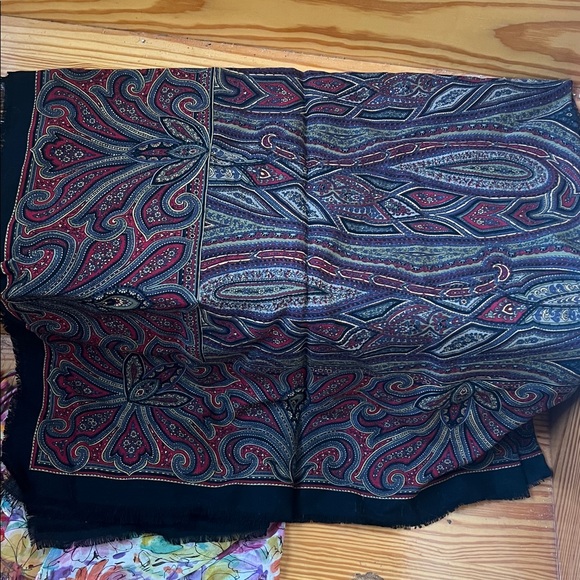 Colorful Patterned Scarves Collection - Picture 3 of 4